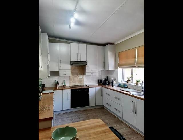 4 BEDROOM PROPERTY TO RENT IN KENSINGTON